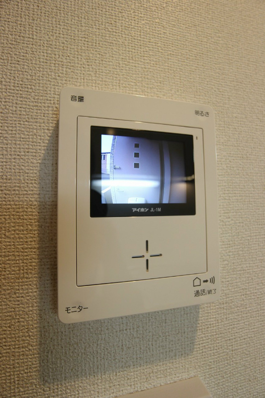 グランメゾン TVモニター付インターホンなので安心です。