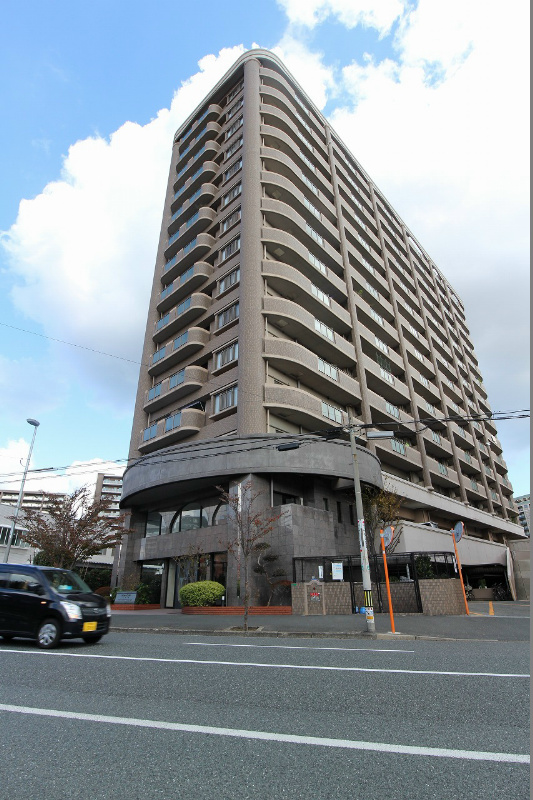 サンライフ大手町 敷地内ゴミ置き場あります。