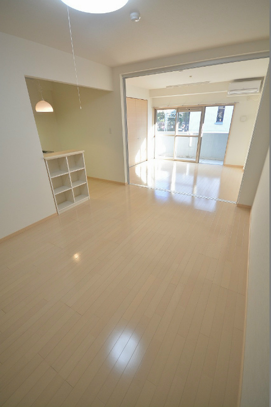 木下鉱産ビルⅤ 縦繋がりのお部屋ですが、各部屋にしっかり広さがあります。
