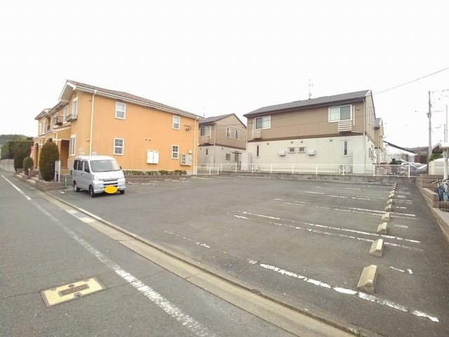 タウンコート学研台 駐車場