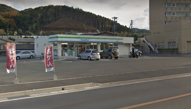 エトワールシャトー海老津 ﾌｧﾐﾘｰﾏｰﾄ 海老津駅前店