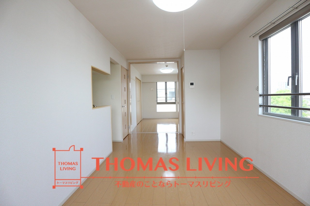 エバーステージⅢ 実際のお部屋は出窓はございません。
