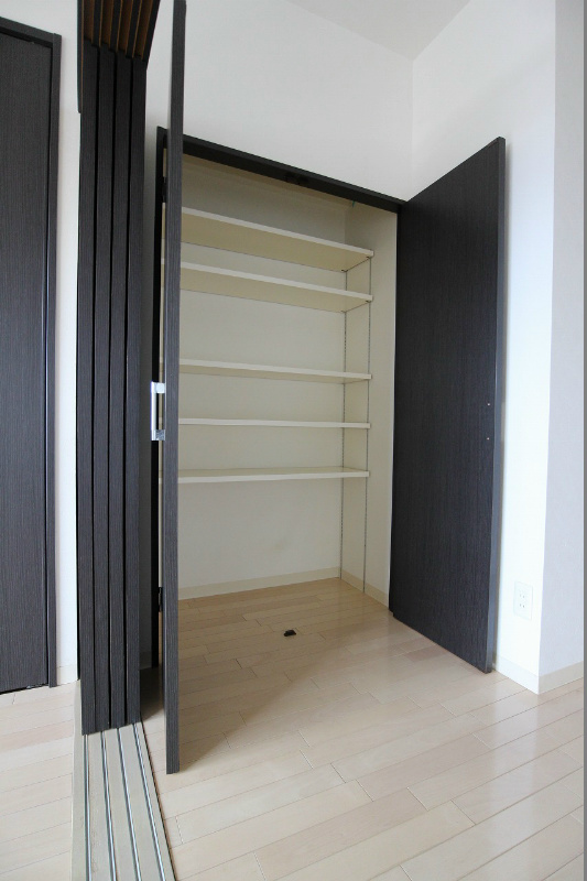 No.65クロッシングタワー 収納