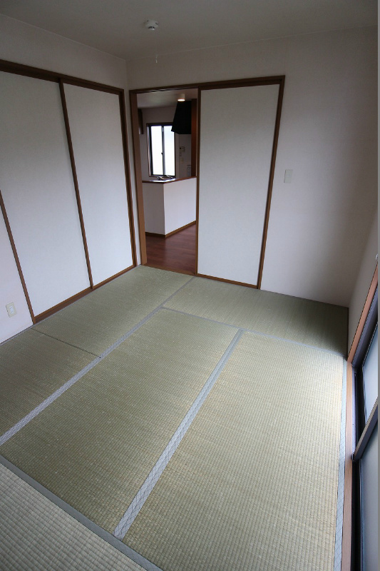 ルネッサンス大里 A棟 和室もあります。