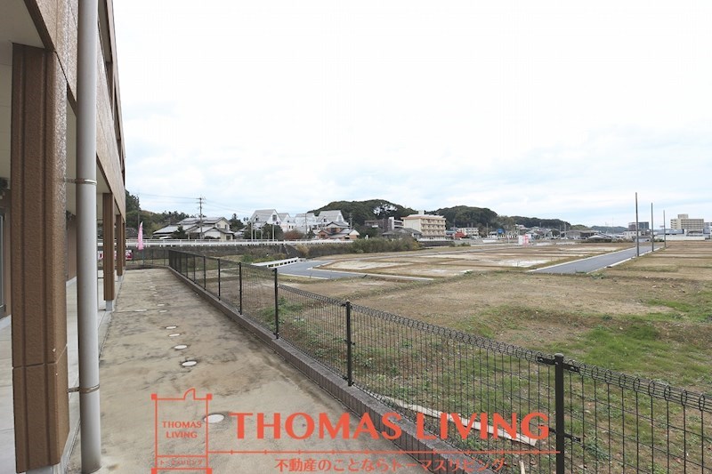 エトワールシャトー海老津 建物の周りも住宅分譲地で雰囲気が良くなりそうです。