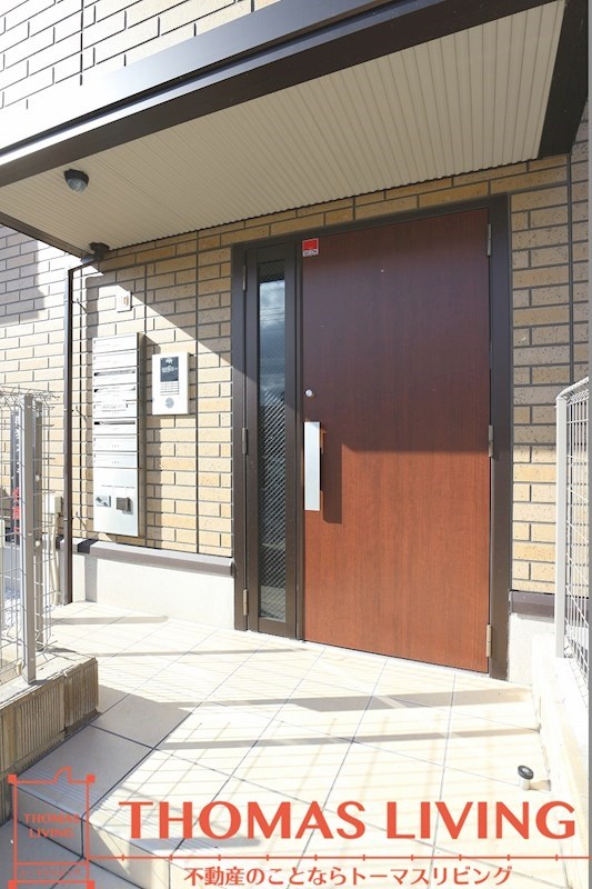 トレス中間参番館 安心と安全のオートロックが備わっています。