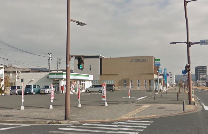 ヴィルヌーブ相坂 D棟 ﾌｧﾐﾘｰﾏｰﾄ 若松ひびきの店