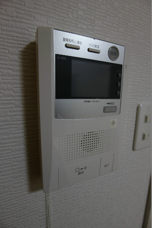 アクシオ小倉 オートロックや防犯カメラに加えてこのモニターホン。充実の防犯内容。