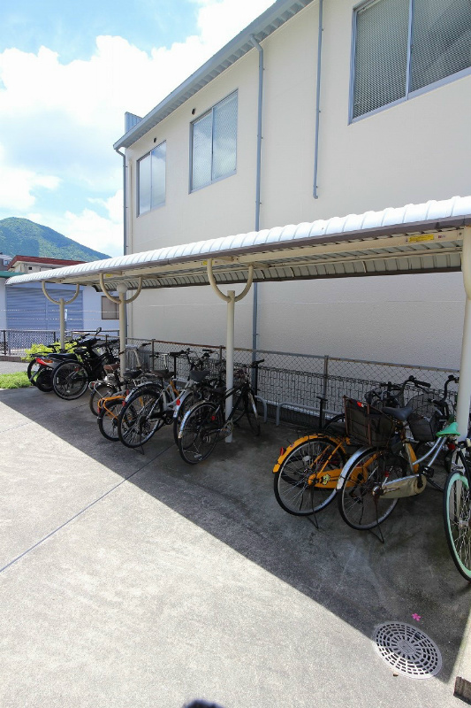 ボンヌール植田 駐輪場