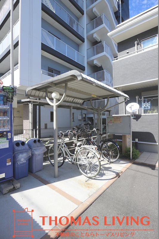 アベニール2番館 駐輪場