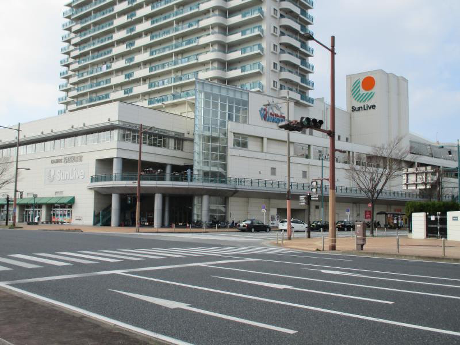 ホワイトハウス弐番館 Sun Live(ｻﾝﾘﾌﾞ) 若松店