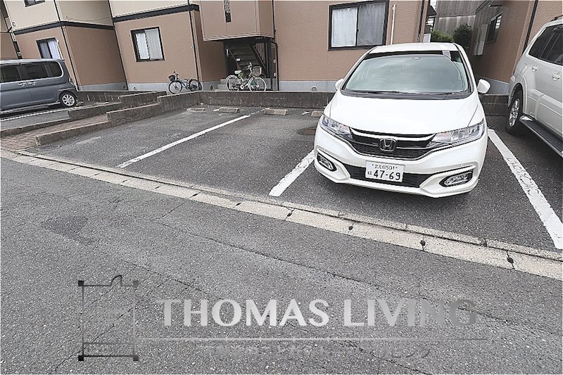 シャトレー松風 C棟  駐車場