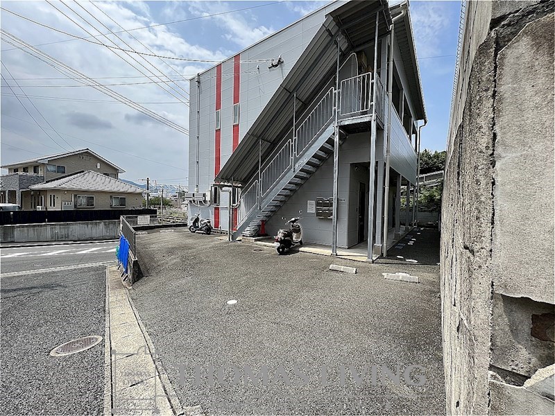 グランドール海老津駅前 駐車場