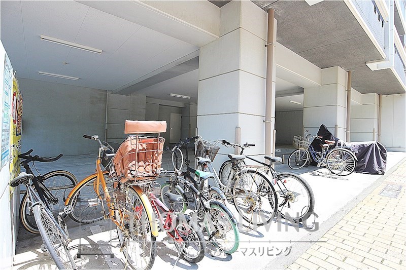 フォレストヴィラ高炉台 自転車スペース。