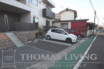 アンブランシュ 駐車場