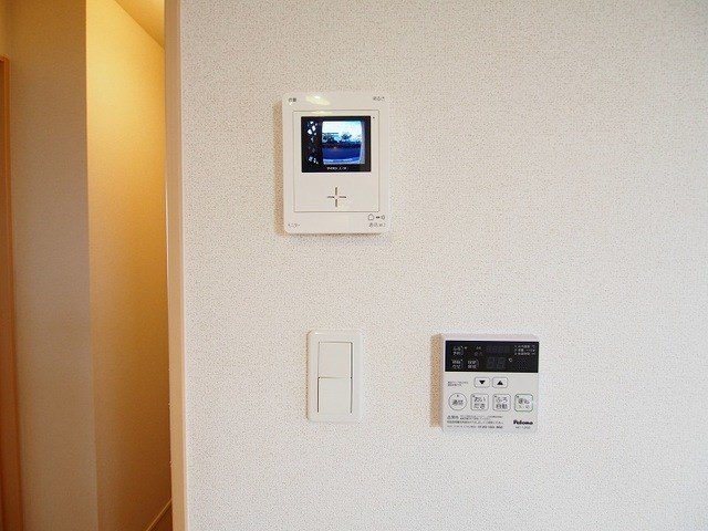 ウィステリア 壱番館 来客確認が出来るTVモニターホンです。