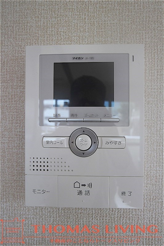 アヴェニュー西神原  相手のお顔も見れてご安心のモニタ付きインターホンが備わっております。