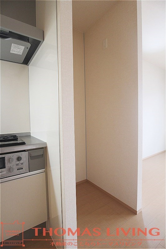 アヴェニュー西神原  キッチンの横には冷蔵庫が置けるスペースがあります。