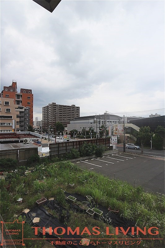 アヴェニュー西神原  近くには黒崎中央小学校もあり周りも明るい雰囲気です。