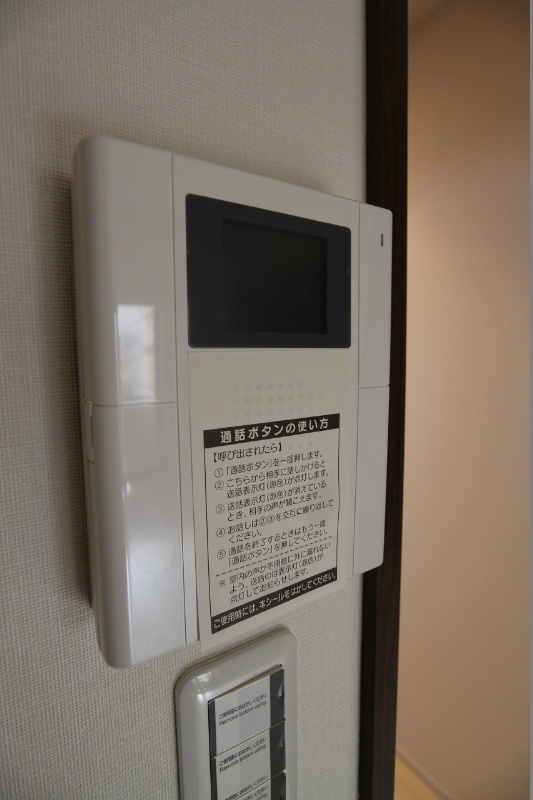 salice柳町 来客者の確認が出来て安心のモニター付きインターホンです。