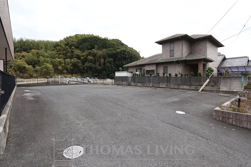 フォブールK 駐車場