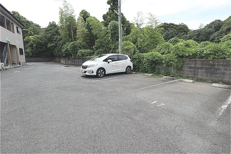 コーユー鷹見台 A棟 駐車場