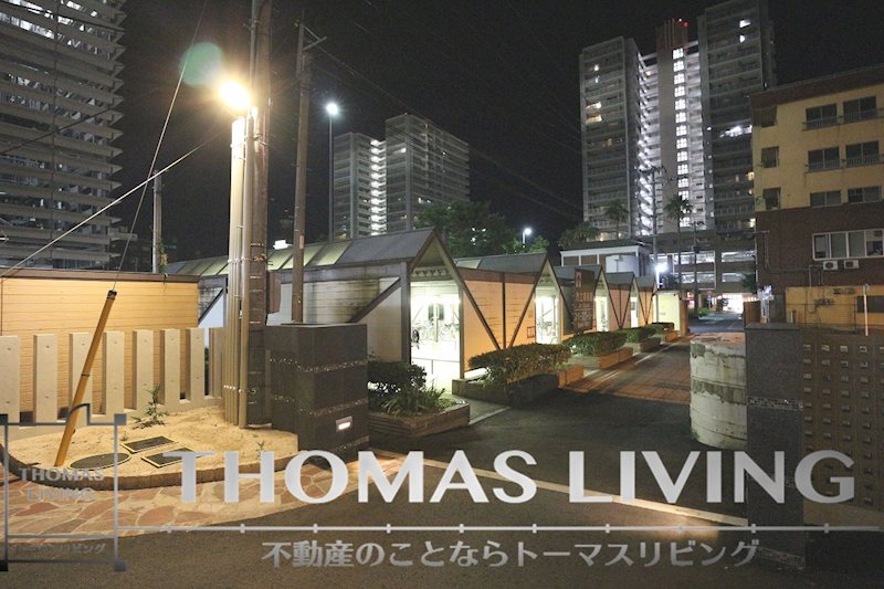 ウイングス八幡駅前 建物の周辺紹介。(目の前は八幡駅に向かう道があります。)