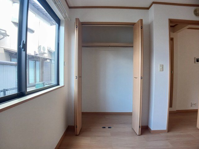 スリーワンスリーヒルズE 収納