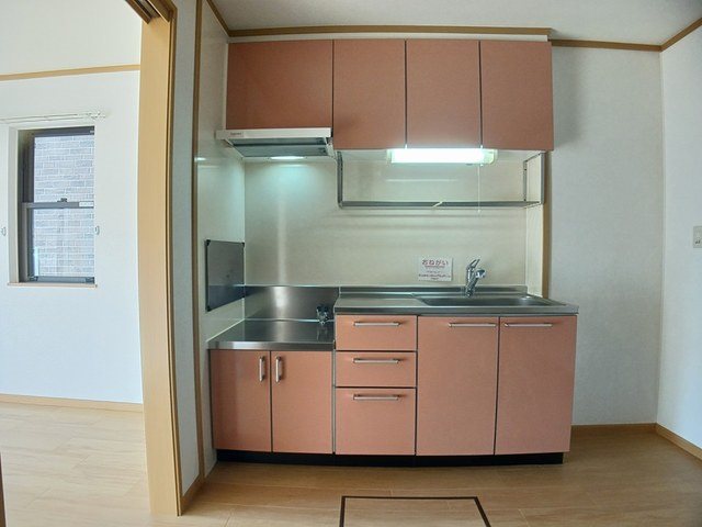 スリーワンスリーヒルズE キッチン