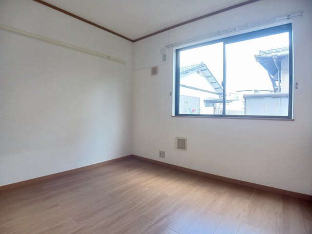 スリーワンスリーヒルズE ベッドルーム