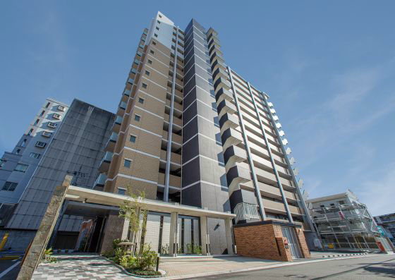 アルティザ小倉 総戸数140世帯。大型高級賃貸です。周辺環境も整っています。