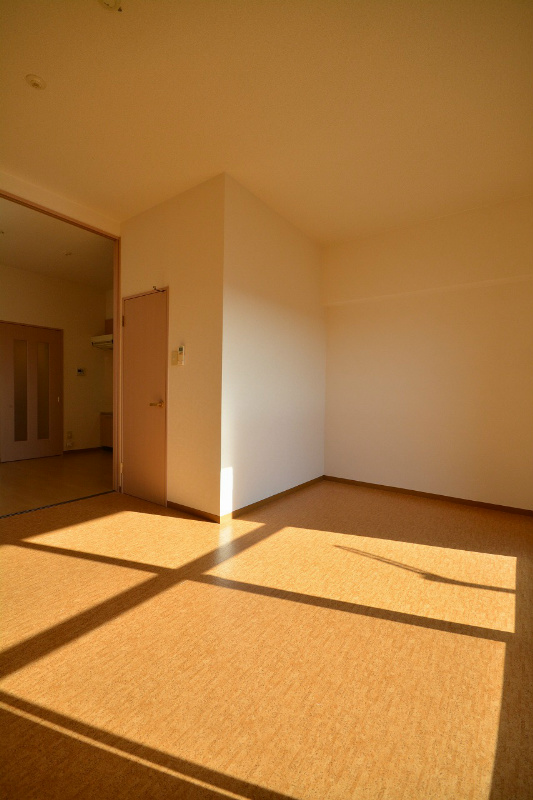 ウイングス片野 Ⅰ 周りに日当たりを遮るものがないので日当たり良好です。