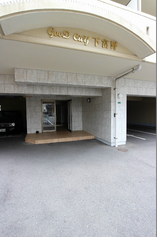 グッドシティ下富野 高級感のあるエントランスです。