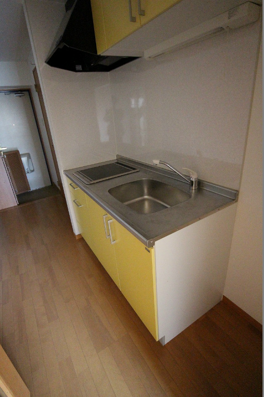 グッドシティ下富野 広く使いやすいシステムキッチンです。