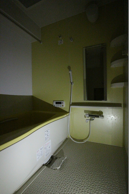 グッドシティ下富野 電気回線が開通していない為、暗いですが、ご了承下さい。