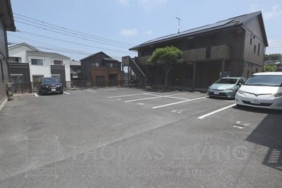 ヴァンソレーユ B棟  駐車場