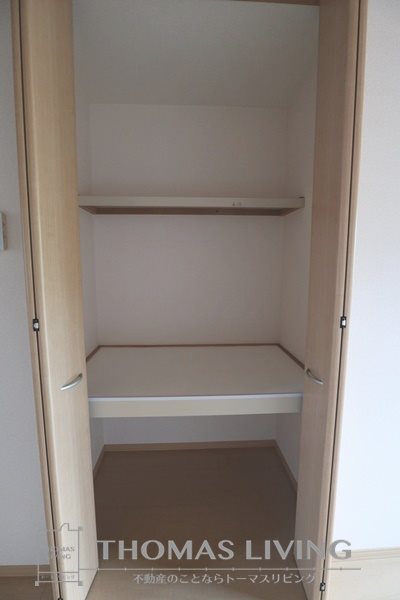 ヴァンソレーユ B棟  収納