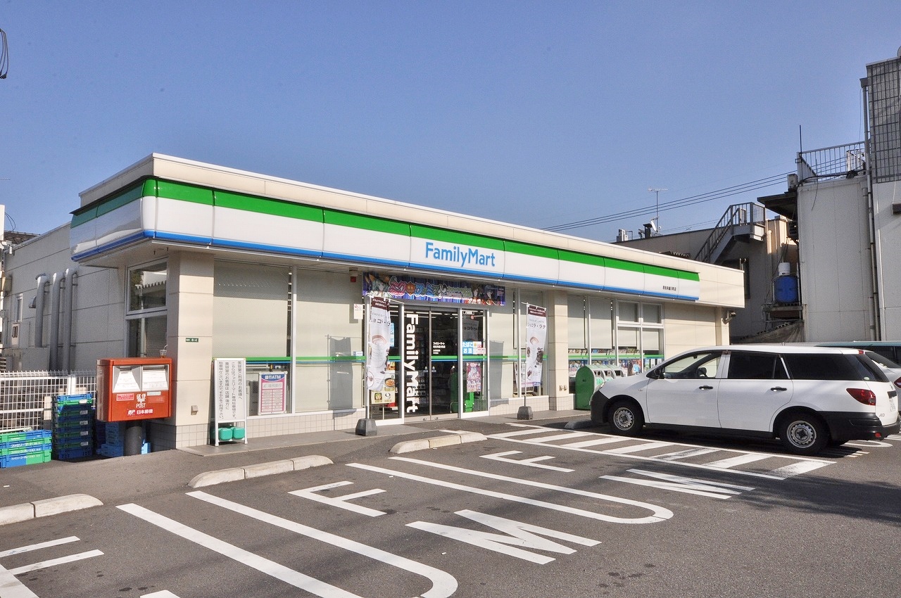 ホワイトハウス弐番館 ﾌｧﾐﾘｰﾏｰﾄ 若松栄盛川町店
