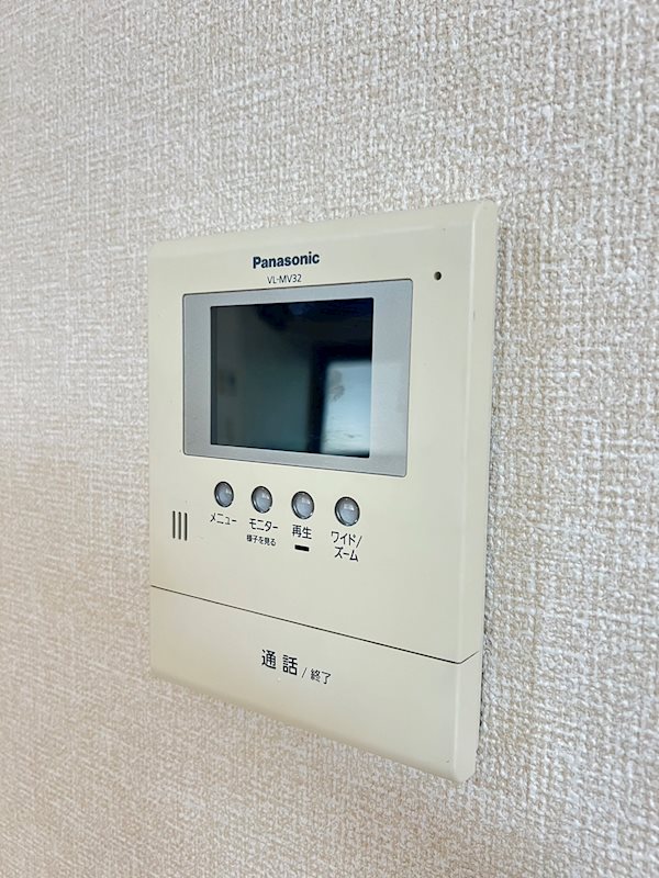 ラーク福江　A棟 ※別号室の写真です。相手の顔が見えて安心ですね。