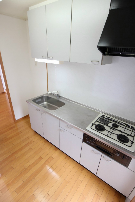 FARO戸畑駅前マンション  3口コンロのシステムキッチン