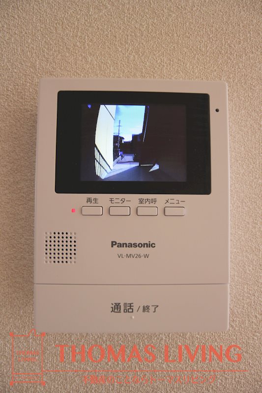 グランブルー A棟 TVインターホンで来客確認が出来ます。