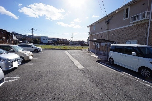 サニーコートY・H 駐車場