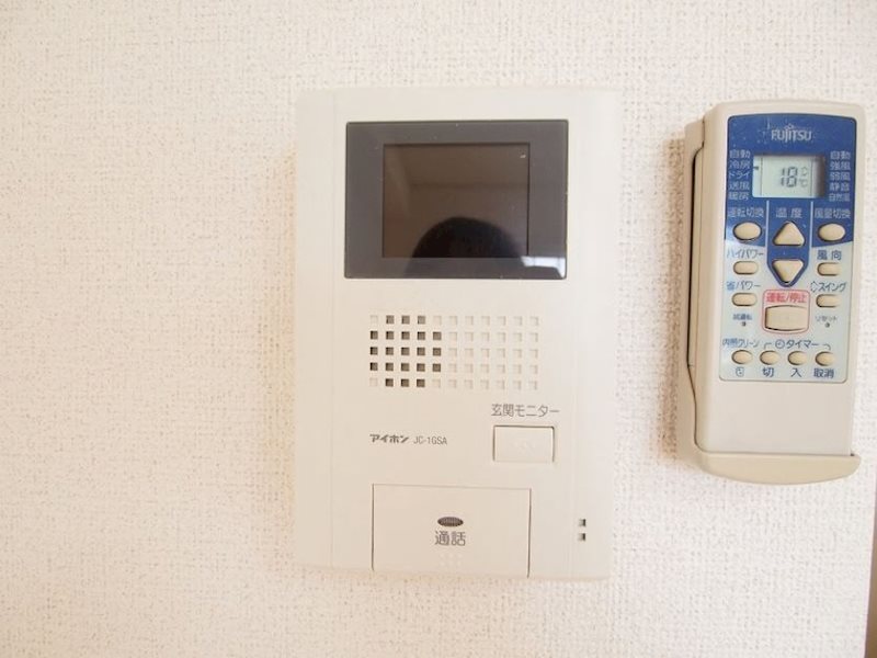 サニーコートY・H 来客の際、顔が確認できるTVインターホンです。