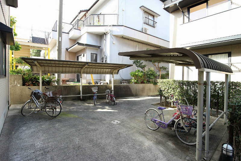 プリムヴェールパルク　F棟 ※サンプル画像です。駐輪スペースも広いです。