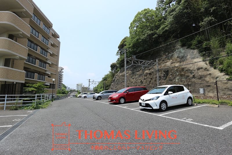 ハビテ通谷 敷地内駐車場