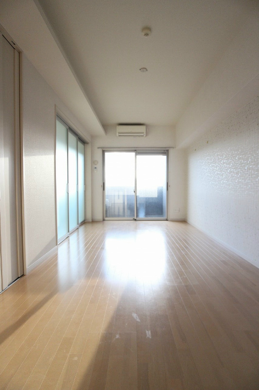 ミーナ原町 ソファなどの大き目の家具も配置できます。