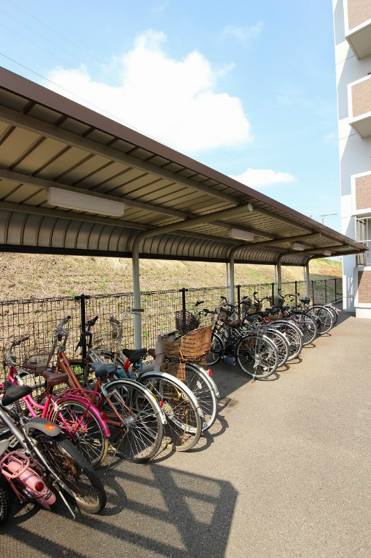 ミラドール F  駐輪場