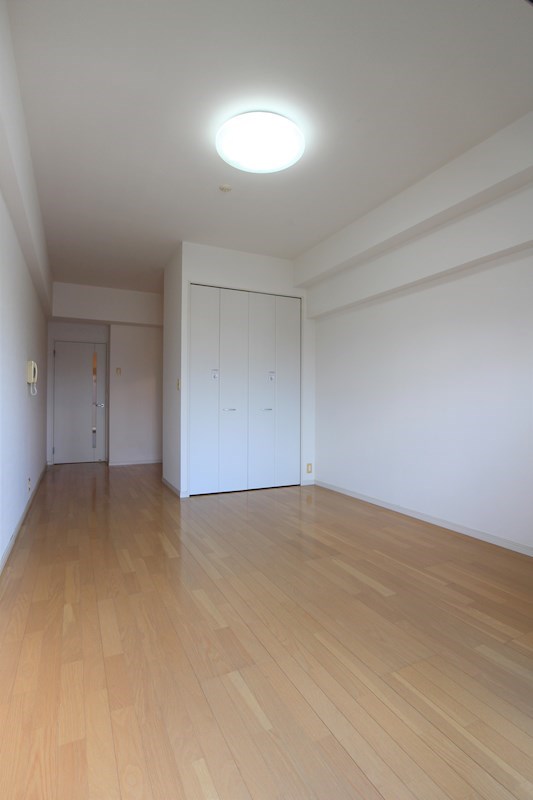 ミラドール F  ※別号室の写真です。単身部屋にしては広い造りです。