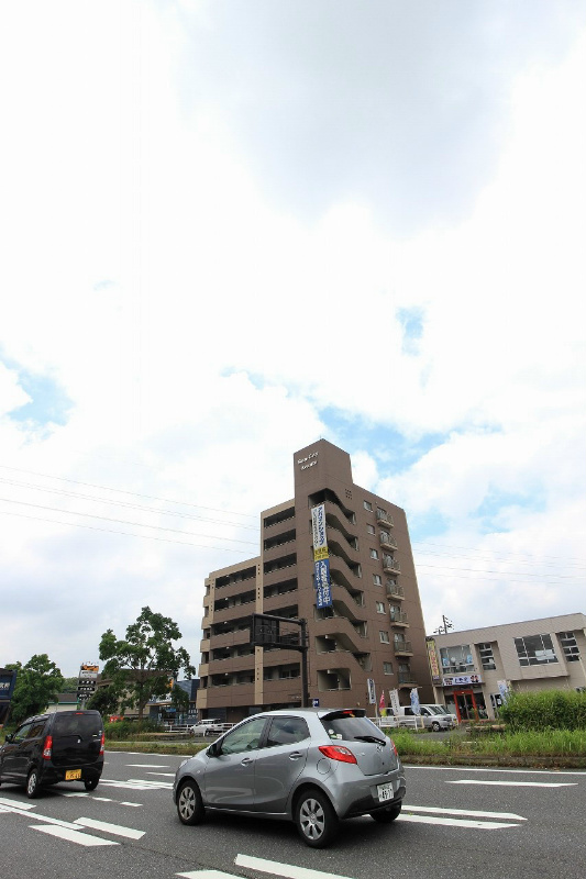 サンシティ・アヴァンテ 遠目からの外観です♪すぐに目に付きますね♪