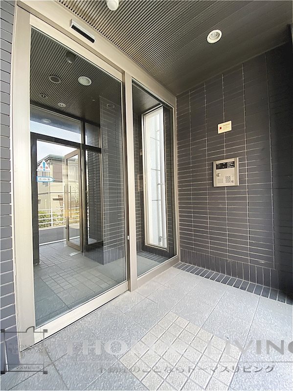 カントリー祇園 安心安全のオートロックです。